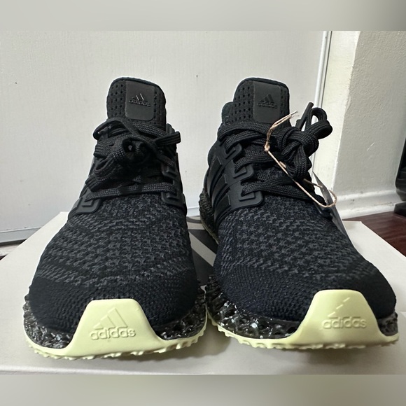 NEW - Adidas Ultra 4D Running shoe - Picture 2 of 4